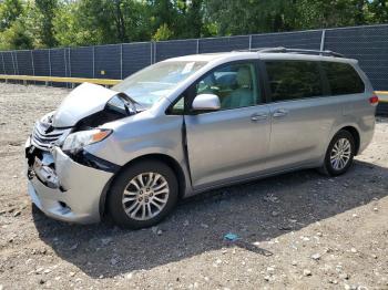 Salvage Toyota Sienna