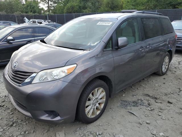  Salvage Toyota Sienna