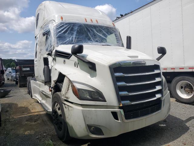  Salvage Freightliner Cascadia 1