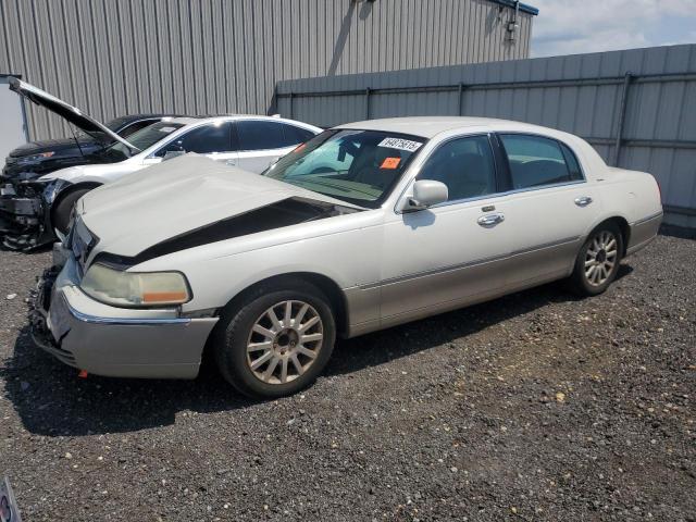  Salvage Lincoln Towncar