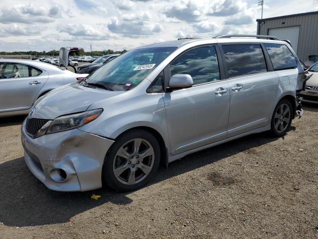  Salvage Toyota Sienna