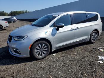  Salvage Chrysler Pacifica