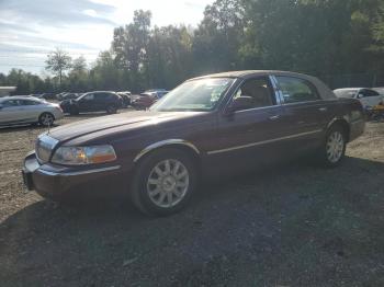  Salvage Lincoln Towncar
