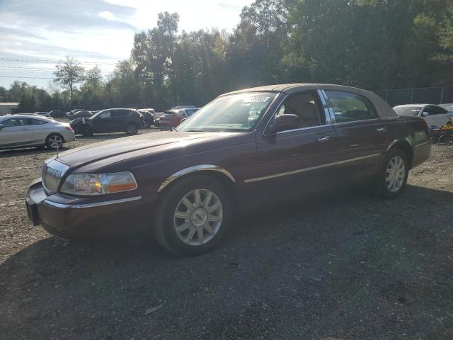  Salvage Lincoln Towncar