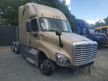  Salvage Freightliner Cascadia 1