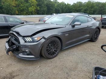  Salvage Ford Mustang
