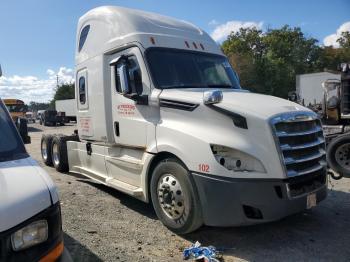  Salvage Freightliner Cascadia 1