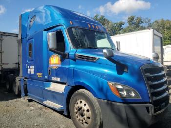  Salvage Freightliner Cascadia 1