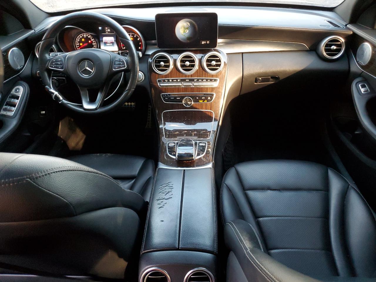 Mercedes-Benz C-Class 300 4matic Image 4