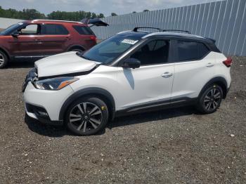  Salvage Nissan Kicks