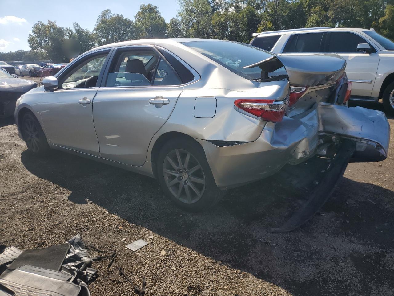 Toyota Camry Le Image 12