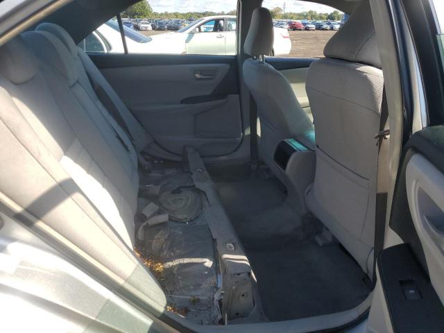 Toyota Camry Le Image 8