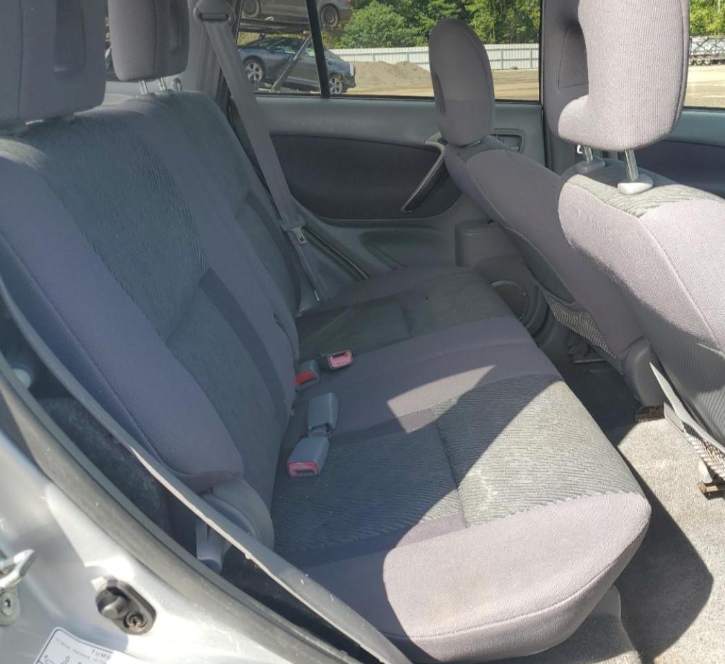 Toyota RAV4 Image 11