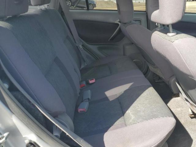 Toyota RAV4 Image 11