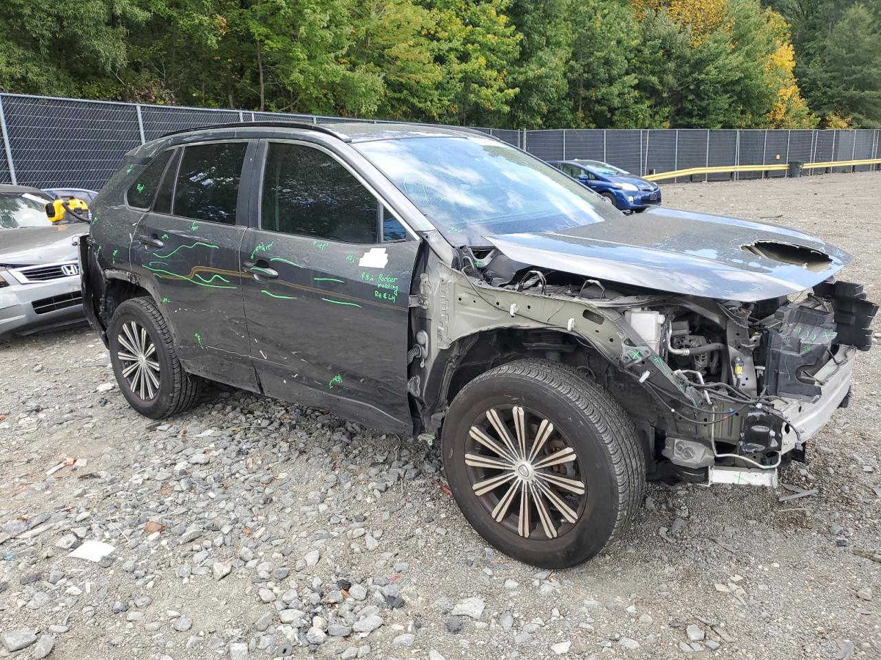 Toyota RAV4 Le Image 12