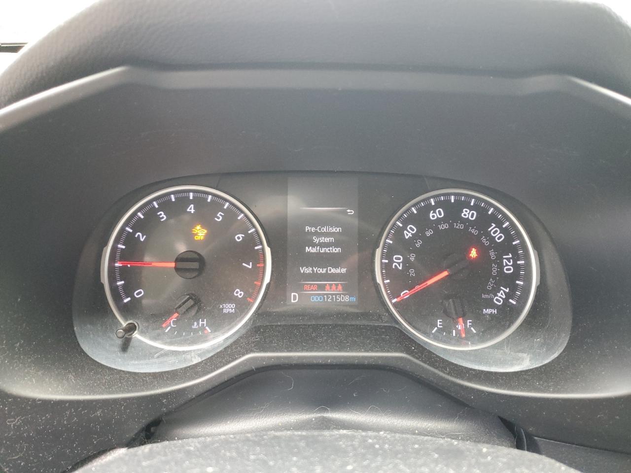 Toyota RAV4 Le Image 11