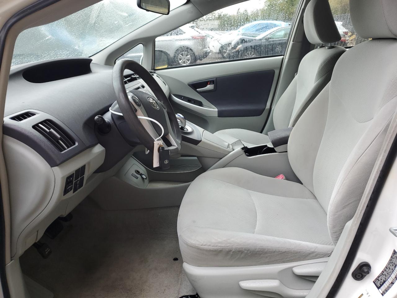 Toyota Prius Image 9