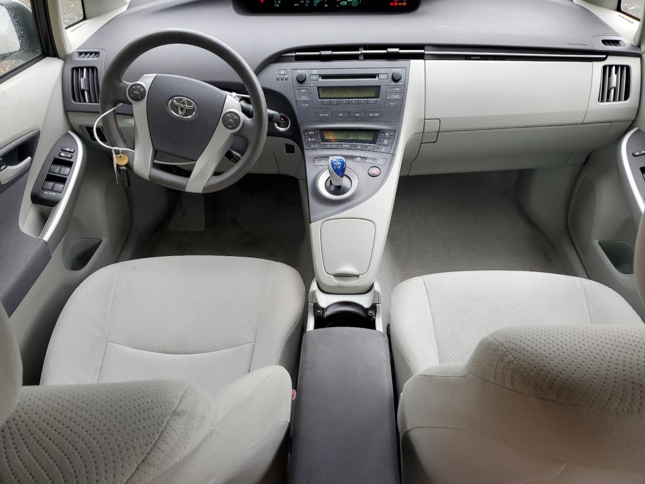 Toyota Prius Image 10
