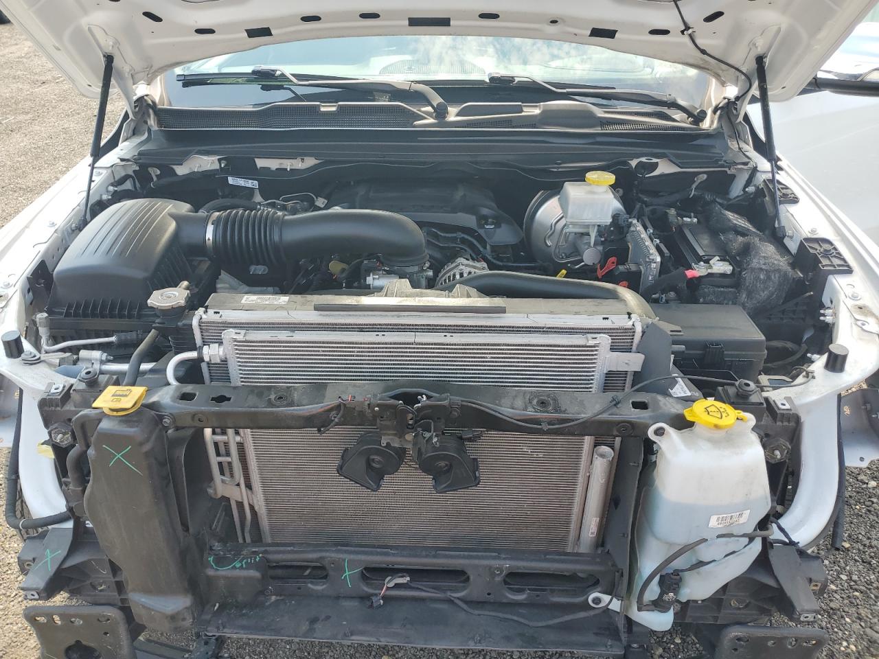 Ram 1500 Laramie Image 11