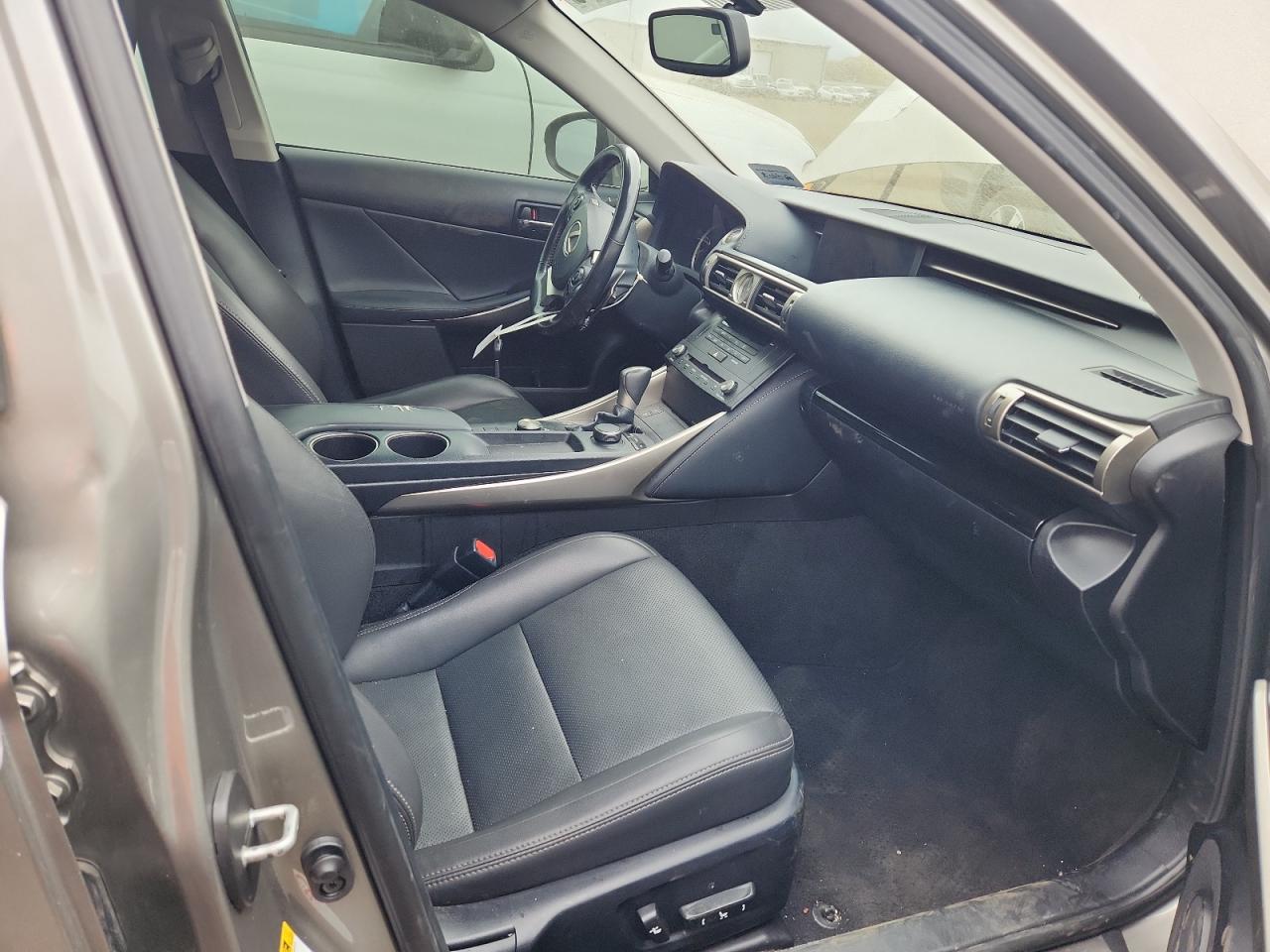 Lexus Is 300 Image 6