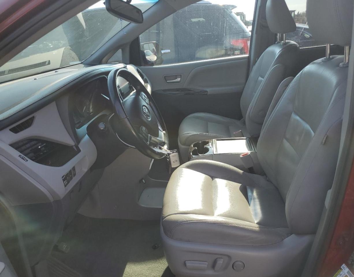 Toyota Sienna Xle Image 9