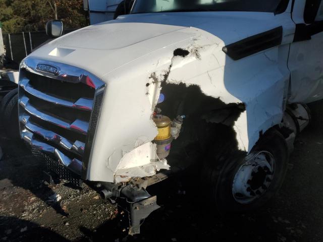 Freightliner Cascadia 1 Image 8