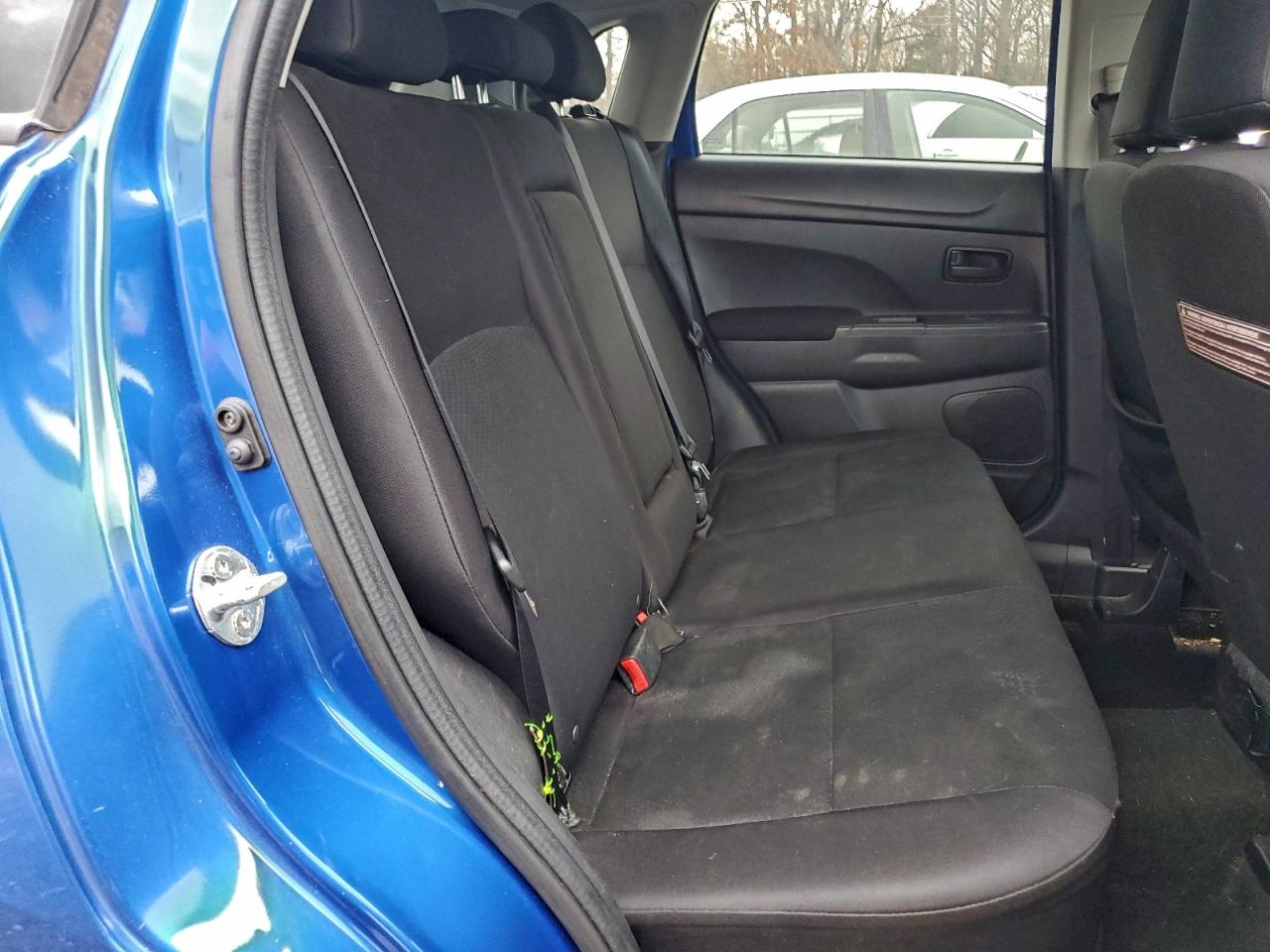 Mitsubishi Outlander Es Image 10