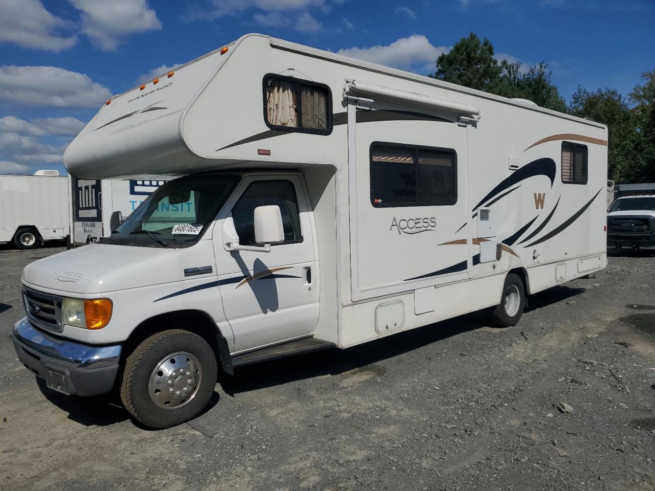 Ford Econoline E450 Super Duty Cutaway Van Image 7