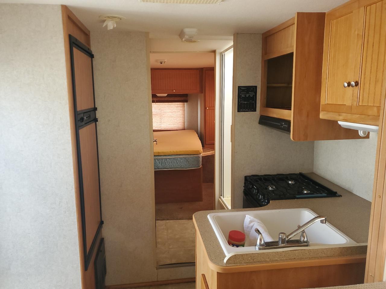 Ford Econoline E450 Super Duty Cutaway Van Image 8