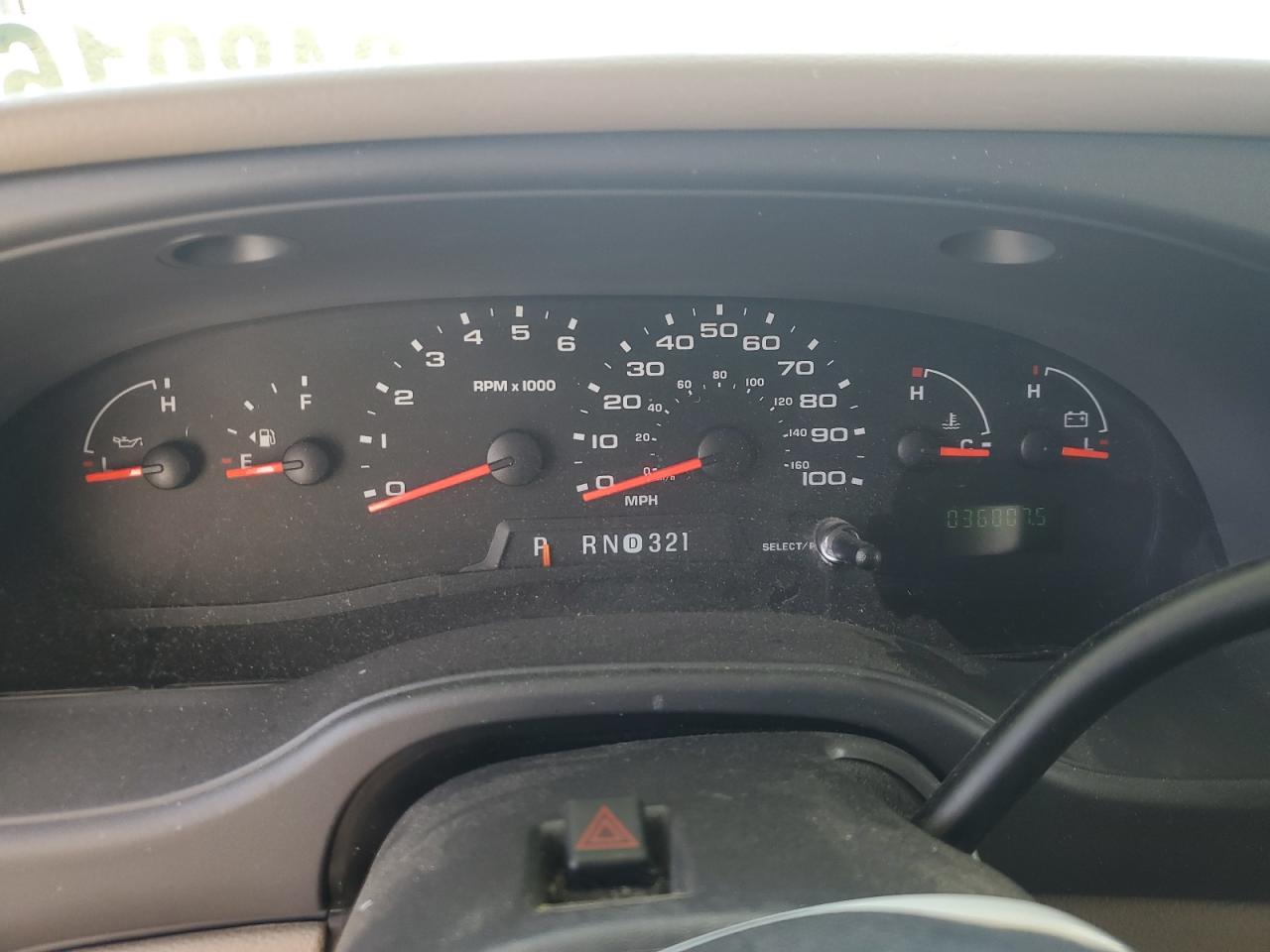 Ford Econoline E450 Super Duty Cutaway Van Image 6