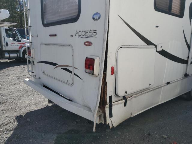 Ford Econoline E450 Super Duty Cutaway Van Image 2