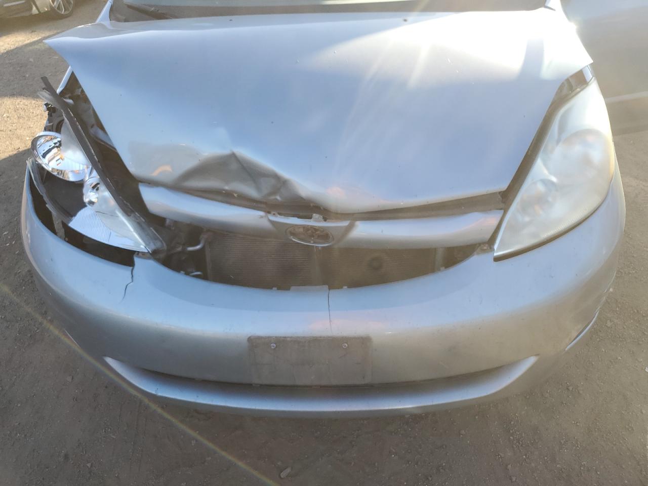 Toyota Sienna Ce Image 8