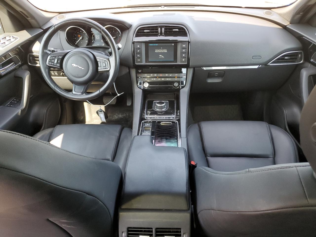 Jaguar F-PACE Premium Image 7