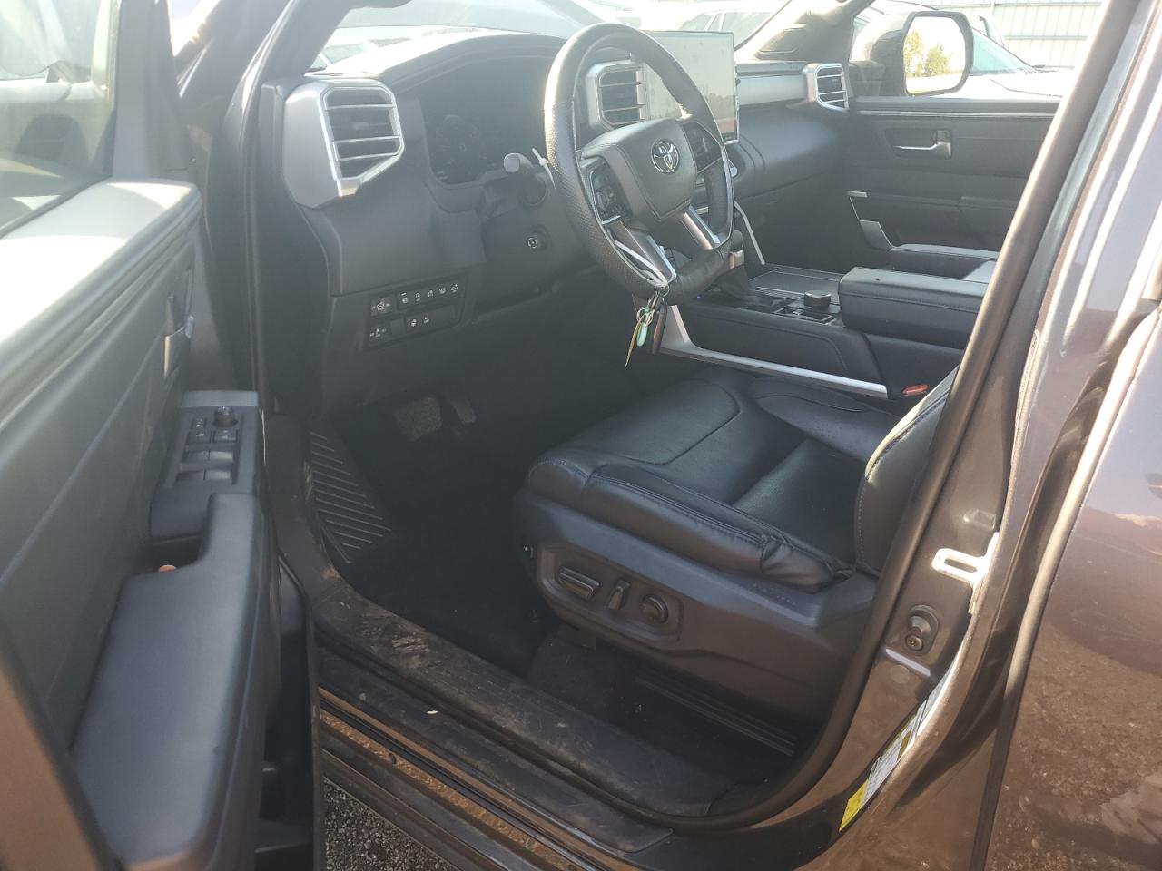 Toyota Tundra Crewmax Platinum Image 9