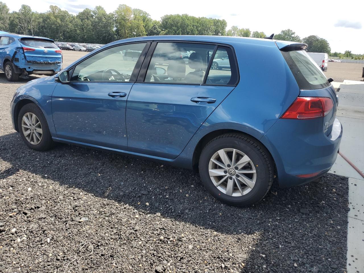 Volkswagen Golf Image 2