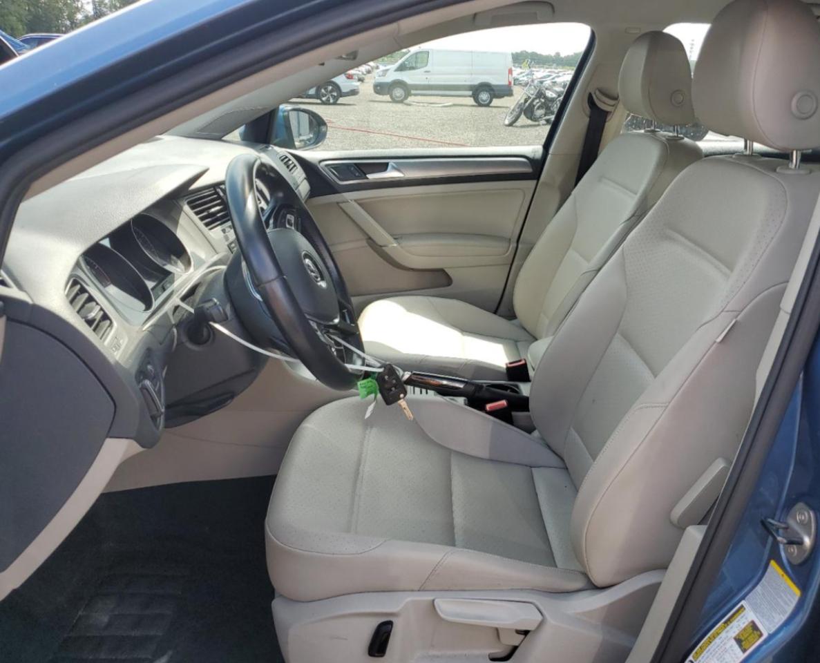 Volkswagen Golf Image 10