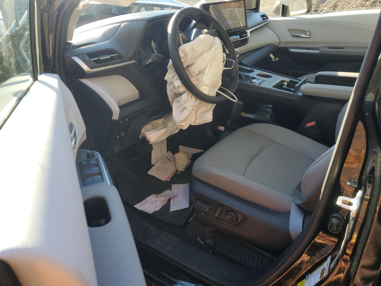 Toyota Sienna Xle Image 9