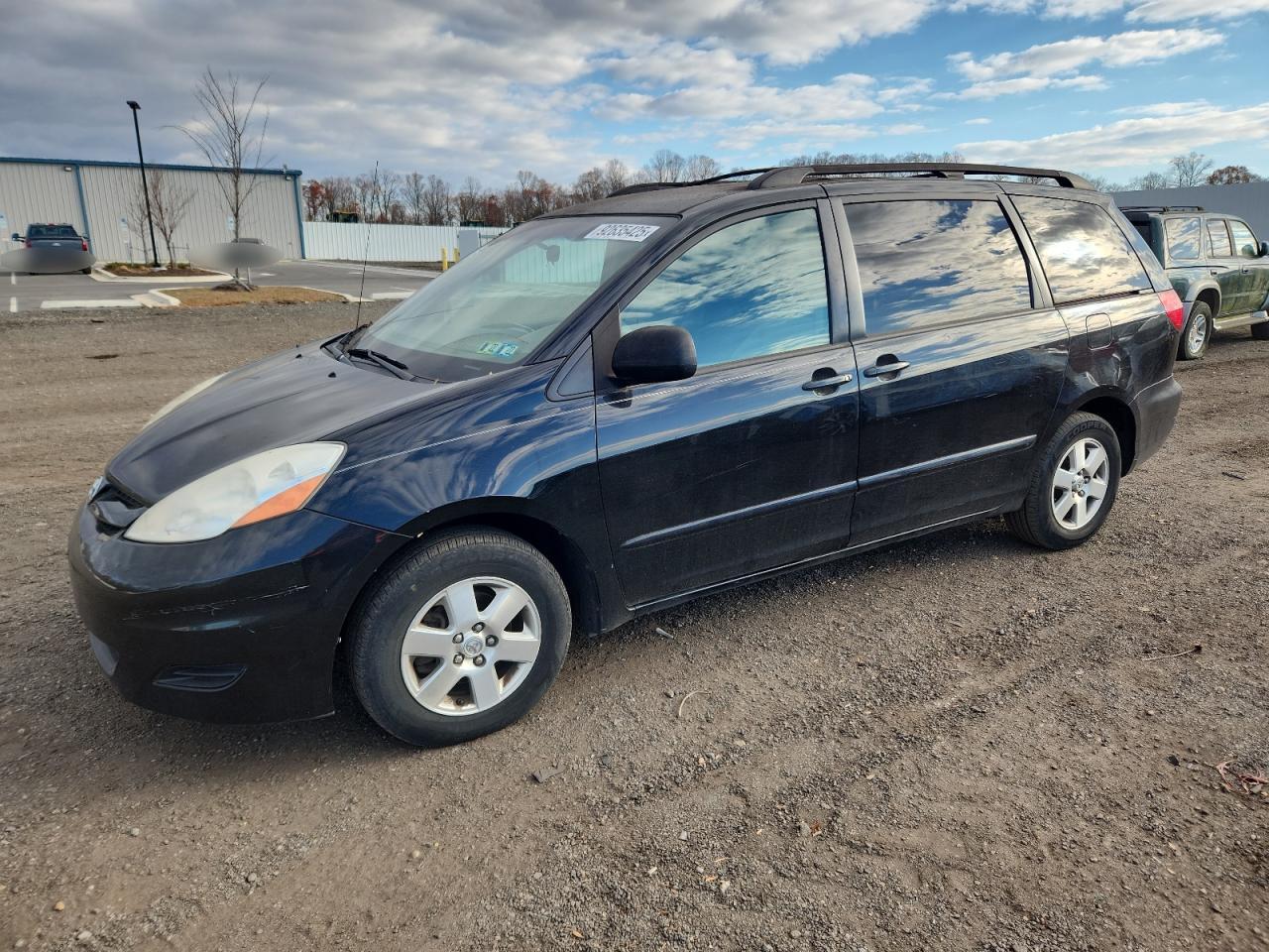 Toyota Sienna Ce Image 1