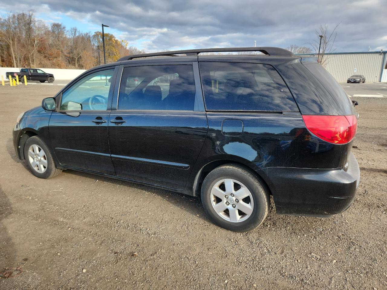 Toyota Sienna Ce Image 4