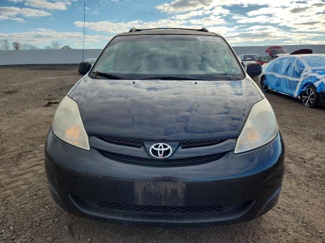 Toyota Sienna Ce Image 7