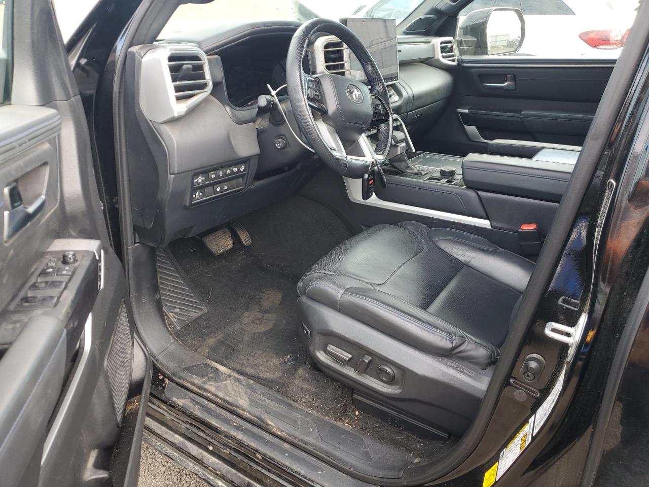 Toyota Tundra Crewmax Platinum Image 4