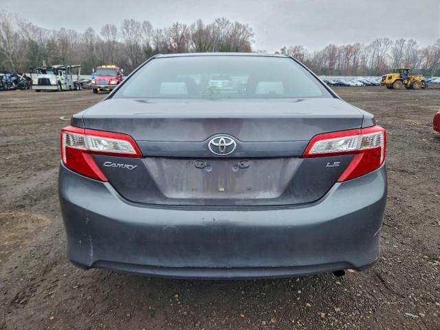 Toyota Camry L Image 11