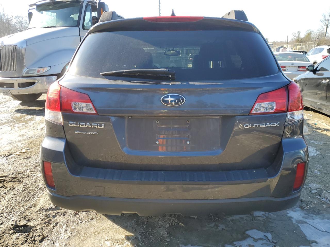 Subaru Outback 2.5i Limited Image 10