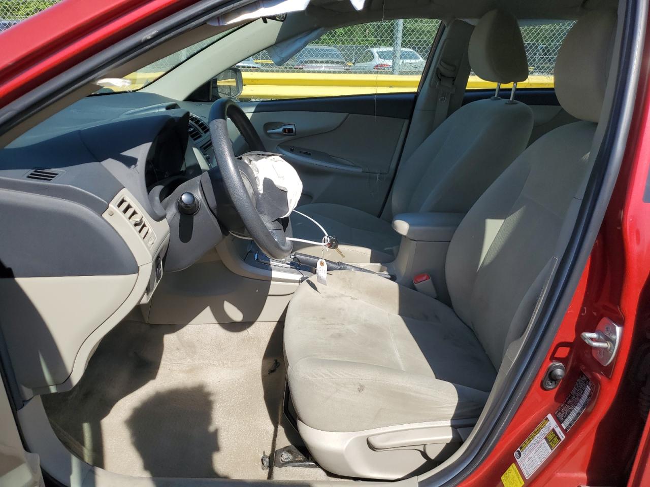 Toyota Corolla Base Image 3