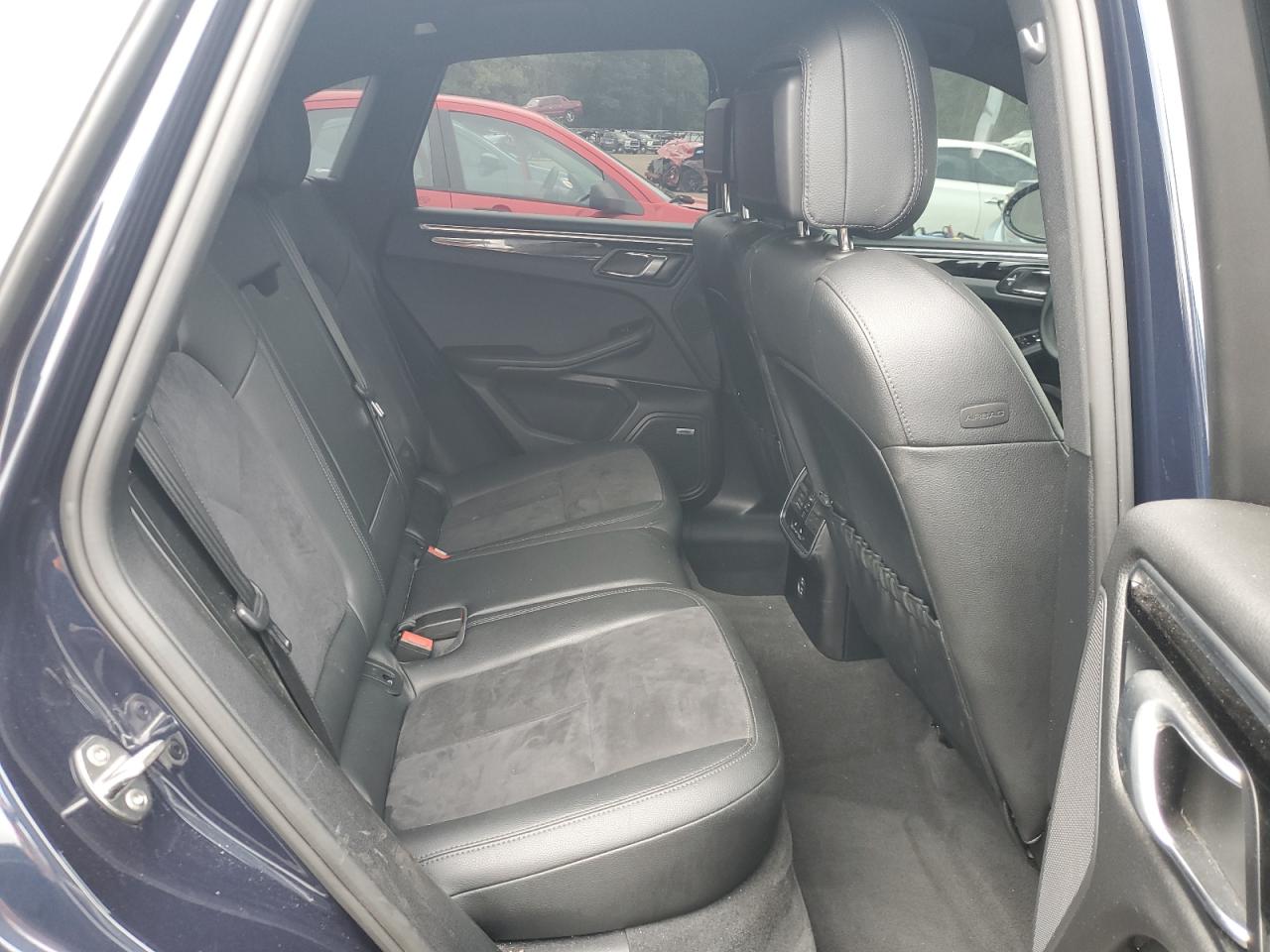 Porsche Macan Image 8