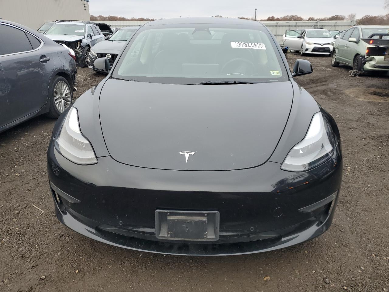 Tesla Model 3 Image 9
