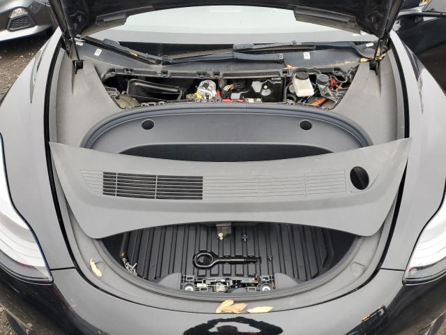 Tesla Model 3 Image 5