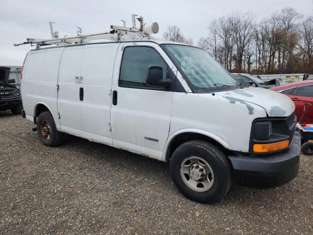 Chevrolet Express Image 10