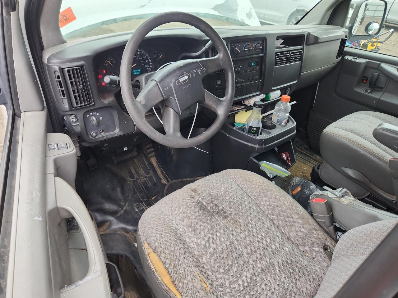 Chevrolet Express Image 5