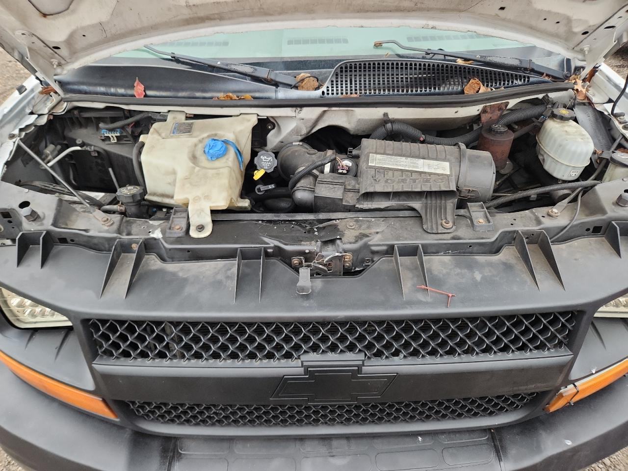 Chevrolet Express Image 7